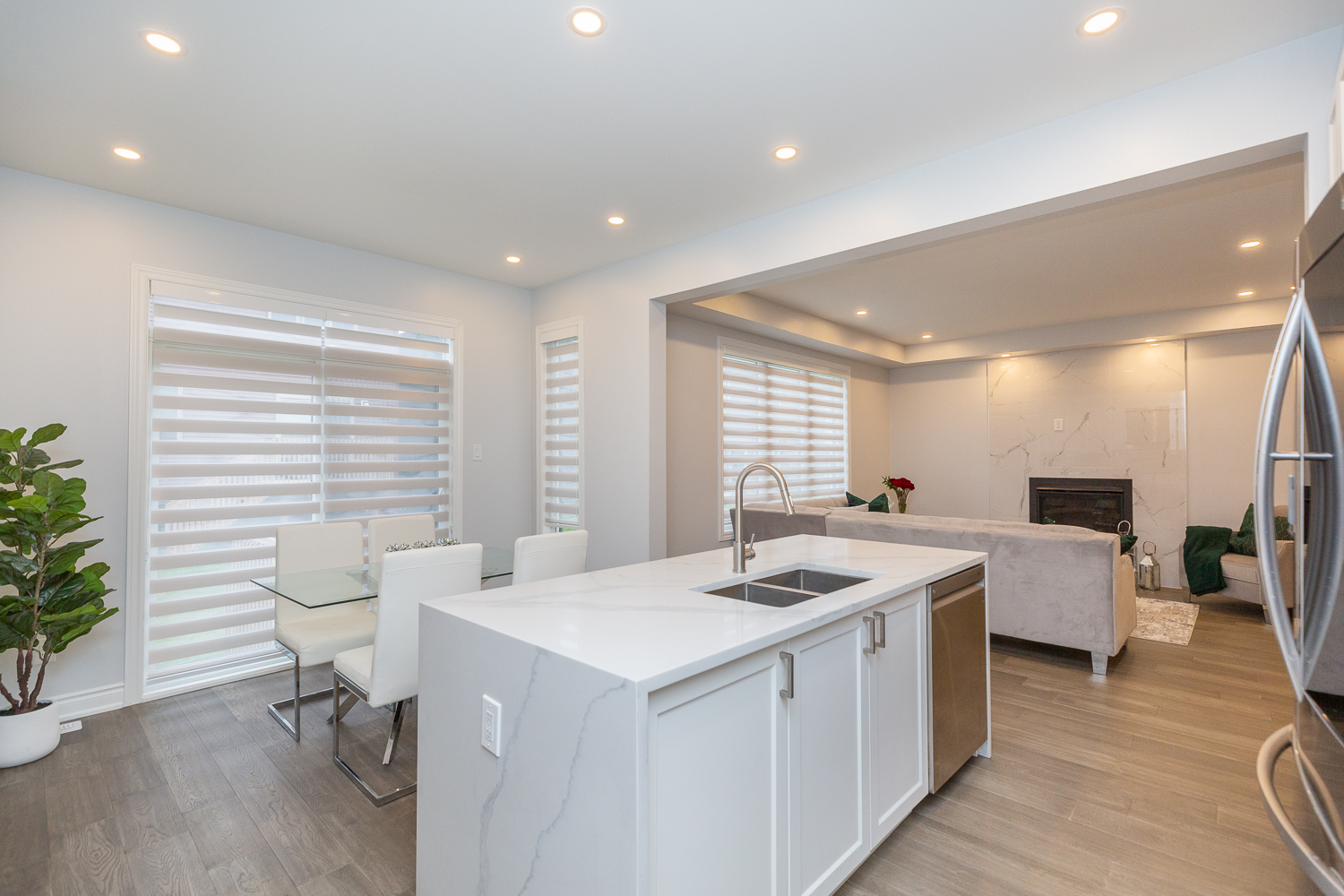 1019 Apolune Street. Ottawa, ON K2J 6N8 27