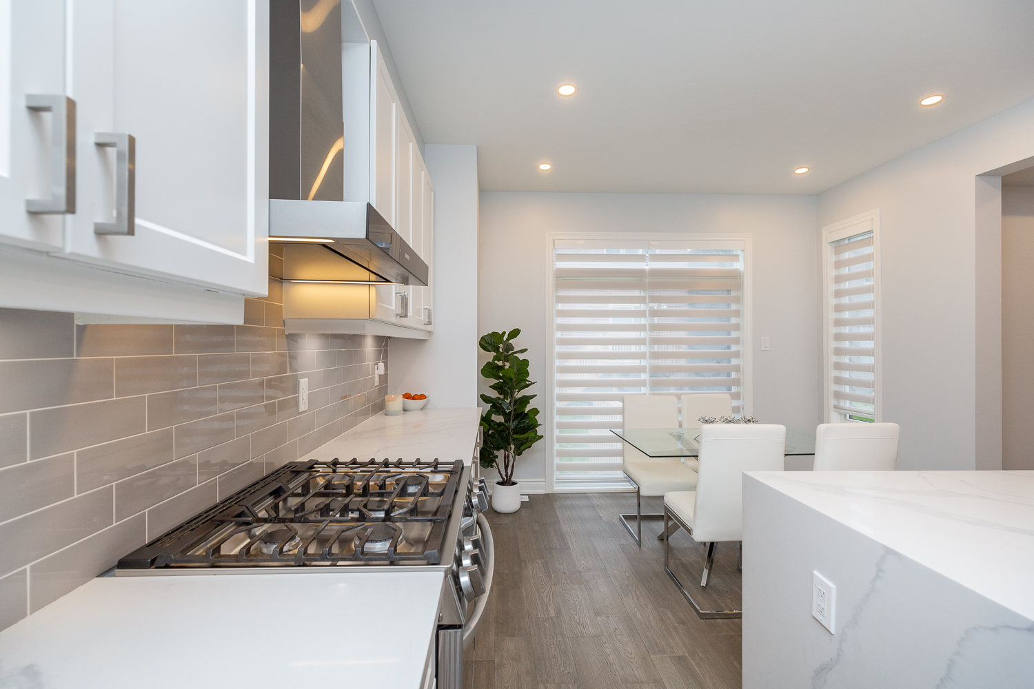 1019 Apolune Street. Ottawa, ON K2J 6N8 28