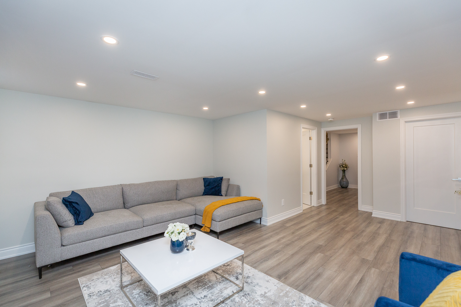 1019 Apolune Street. Ottawa, ON K2J 6N8 50