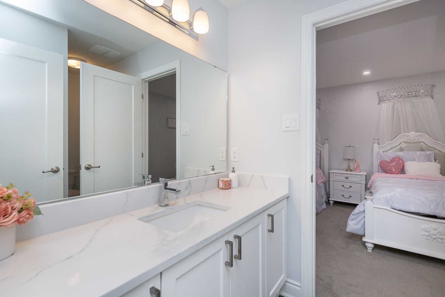 1019 Apolune Street. Ottawa, ON K2J 6N8 40
