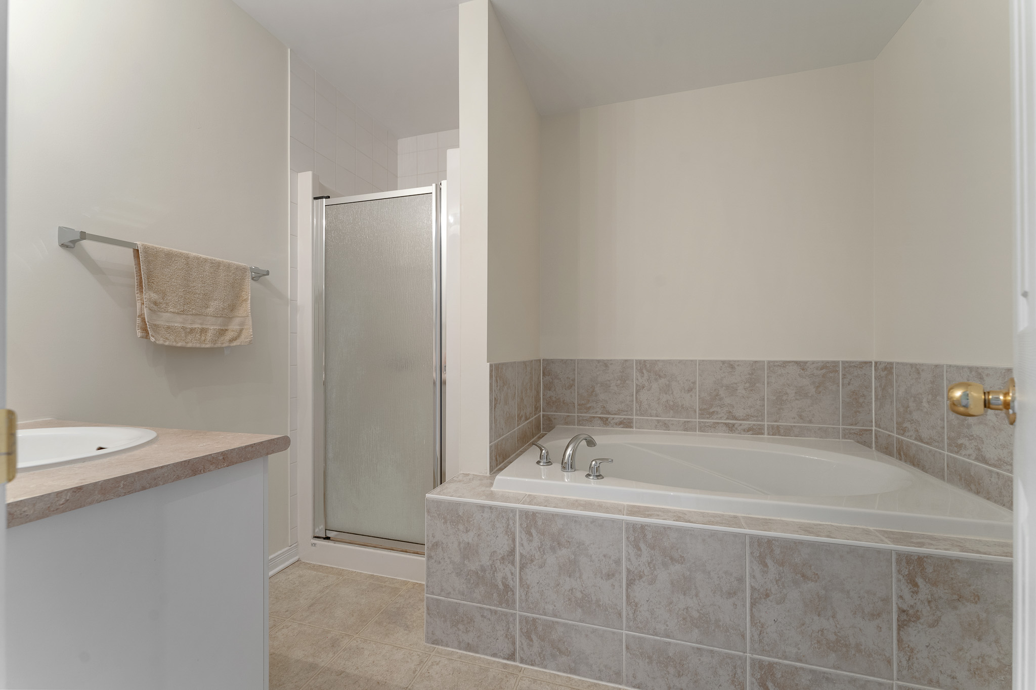 217 GERSHWIN PVT, Ottawa K2H 1G6 16