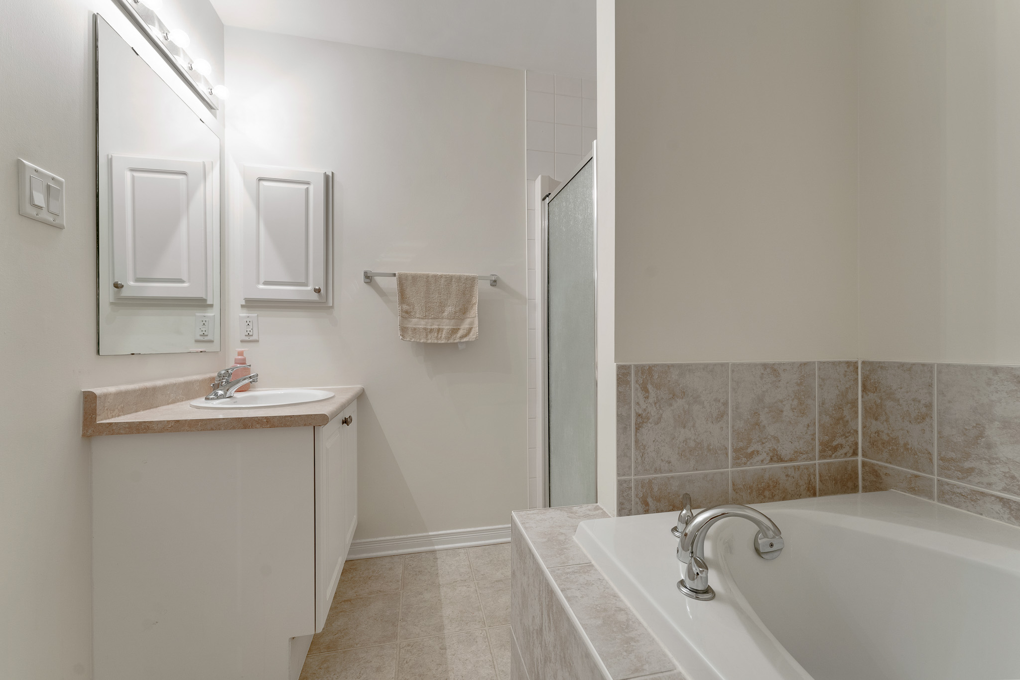 217 GERSHWIN PVT, Ottawa K2H 1G6 17