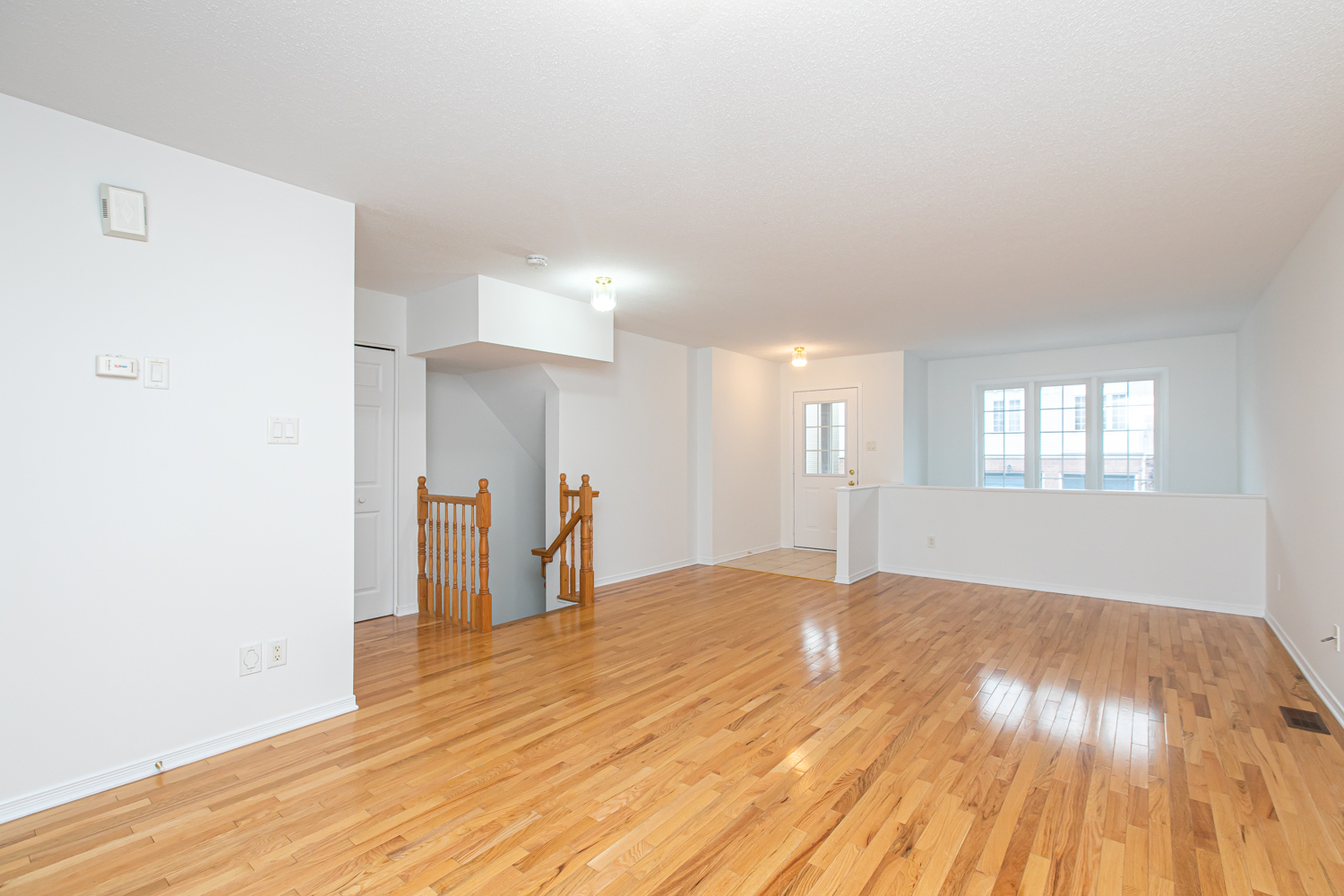 242 GERSHWIN PRIVATE, Ontario Ottawa K2H 1G5 3