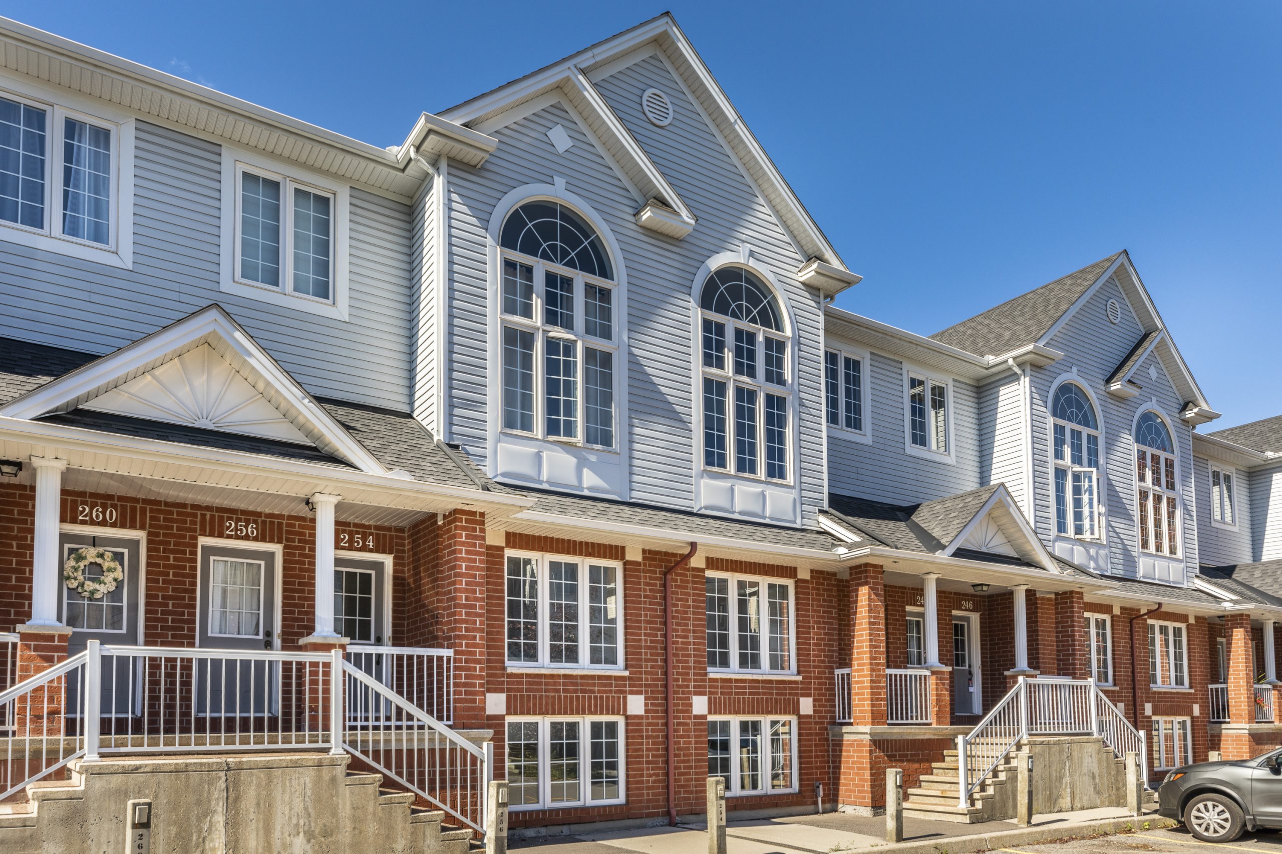 242 GERSHWIN PRIVATE, Ontario Ottawa K2H 1G5