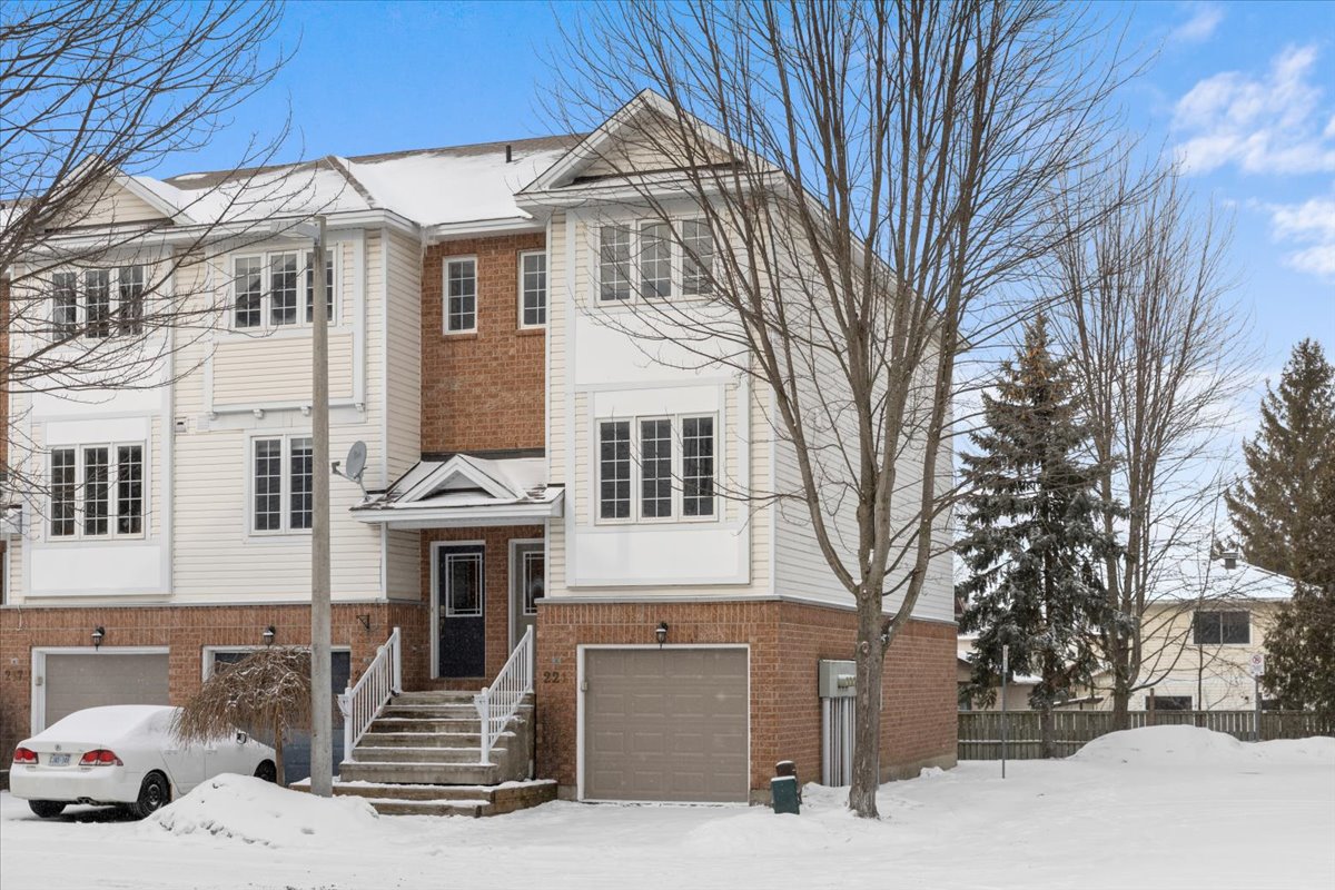221 Gershwin Private Ottawa, Ontario K2H 1G6