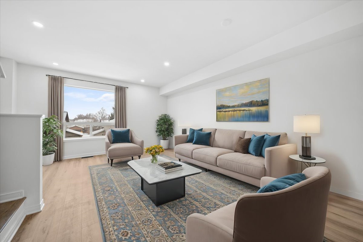 221 Gershwin Private Ottawa, Ontario K2H 1G6 8