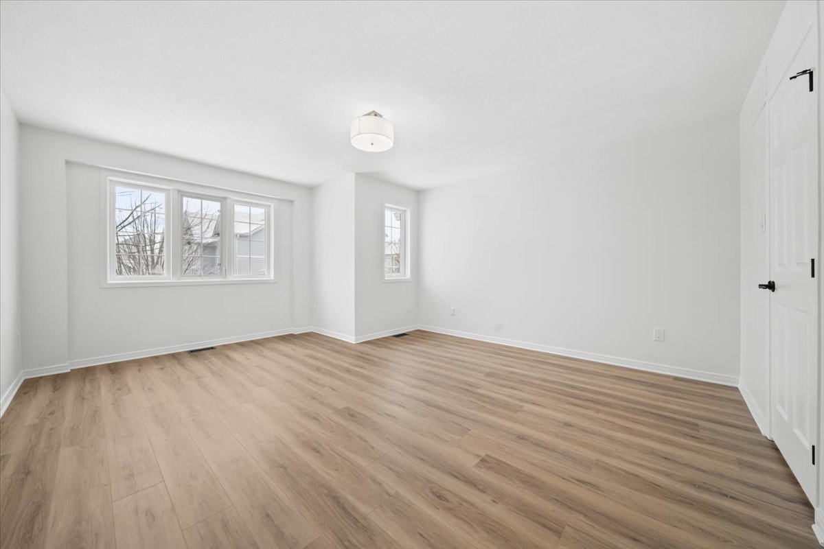 221 Gershwin Private Ottawa, Ontario K2H 1G6 17