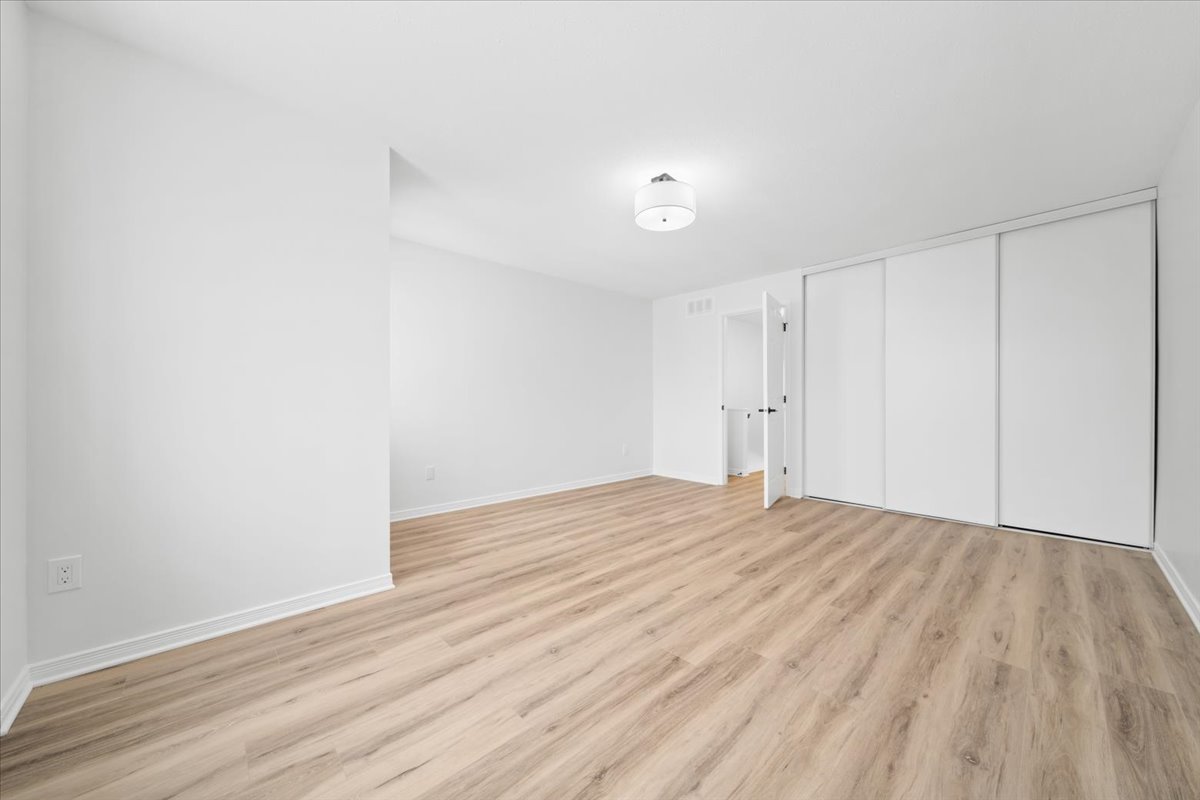 221 Gershwin Private Ottawa, Ontario K2H 1G6 18