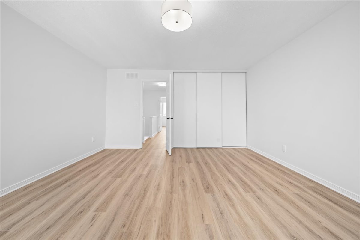 221 Gershwin Private Ottawa, Ontario K2H 1G6 19