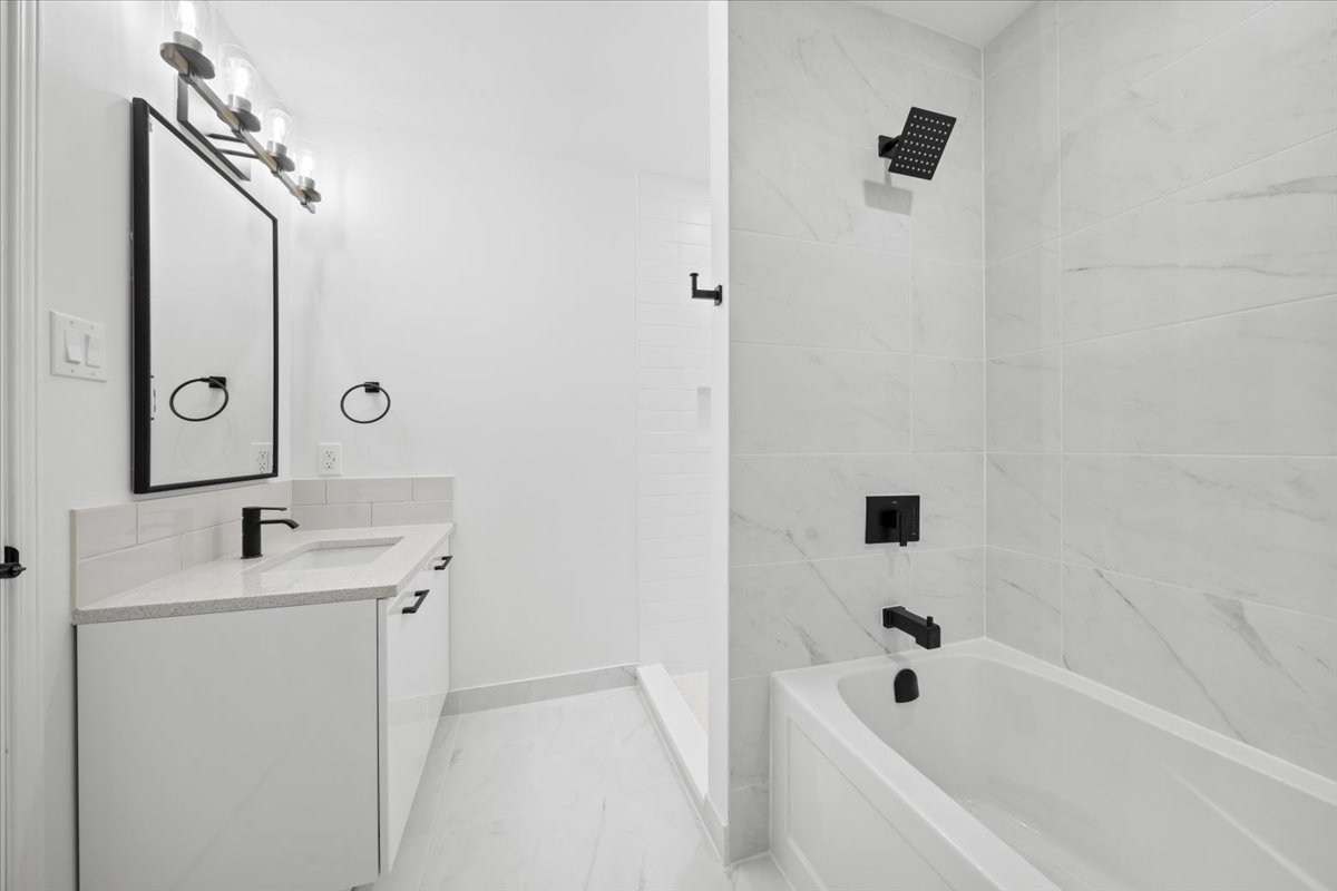 221 Gershwin Private Ottawa, Ontario K2H 1G6 22