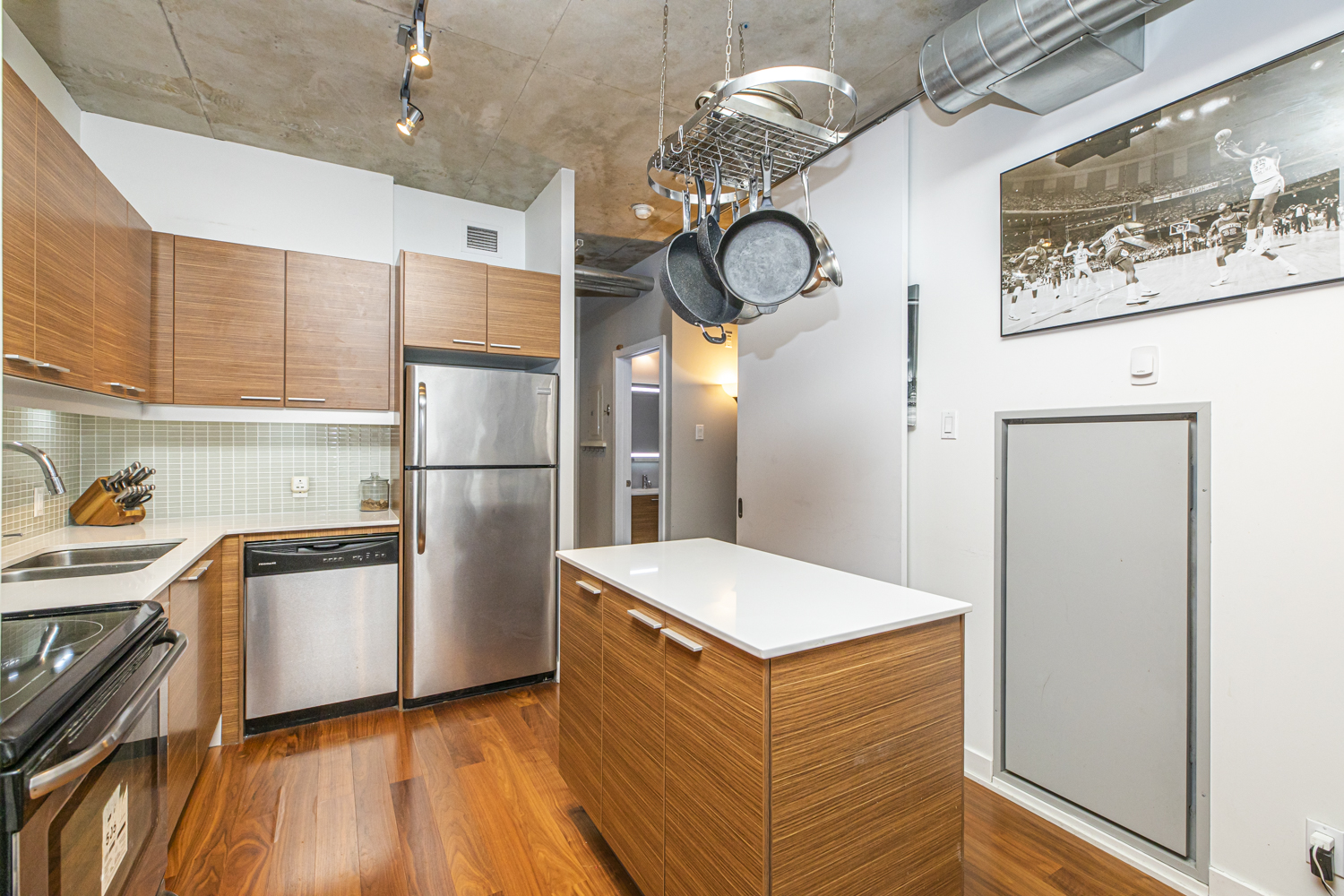 349 Mcleod St #422 2