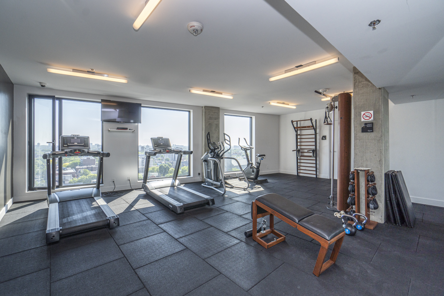 20 Daly Ave #2204 Ottawa. ON  K1N 6E2 10