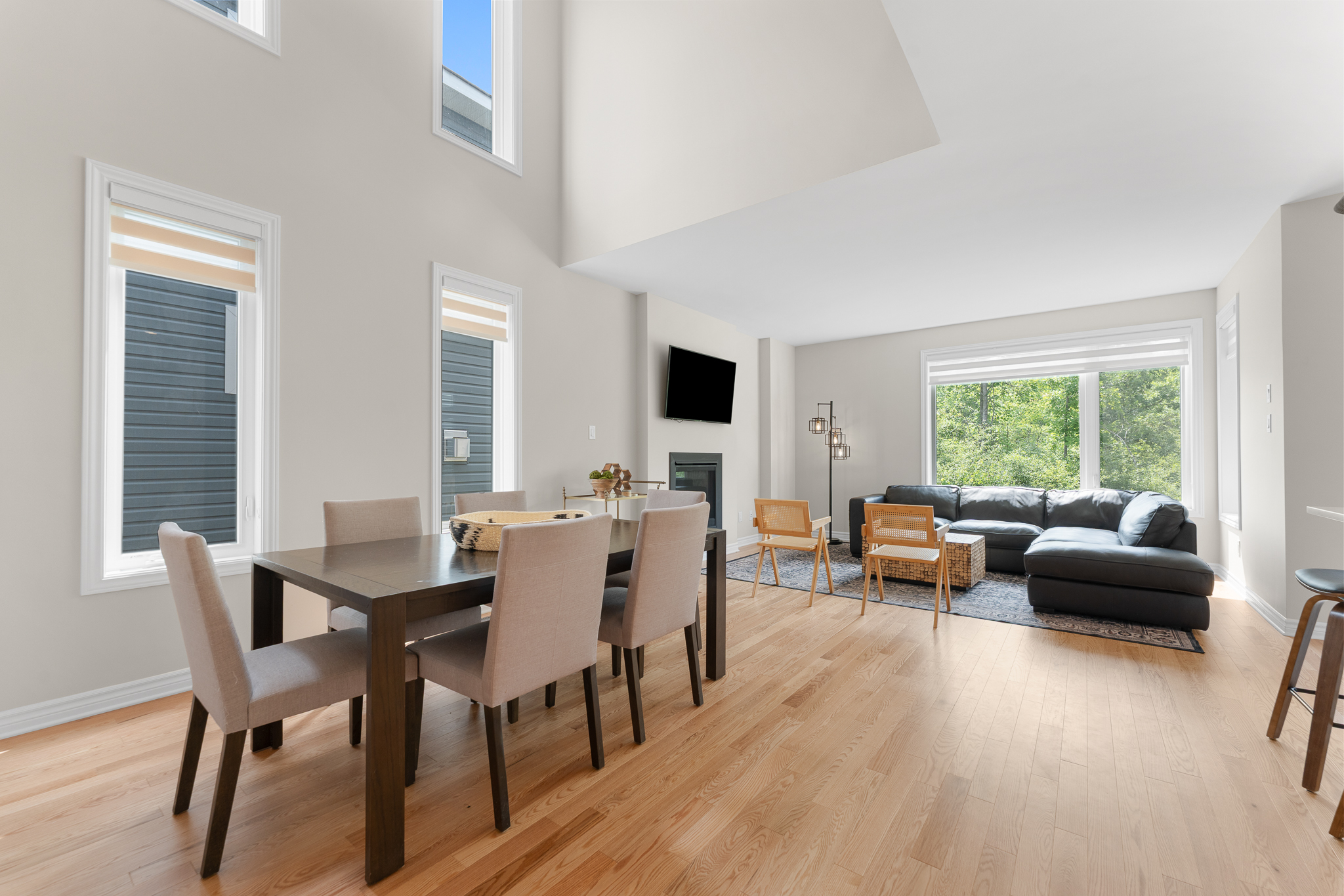 569 Paakanaak Avenue, Ottawa, Ontario K1X 0H3 5