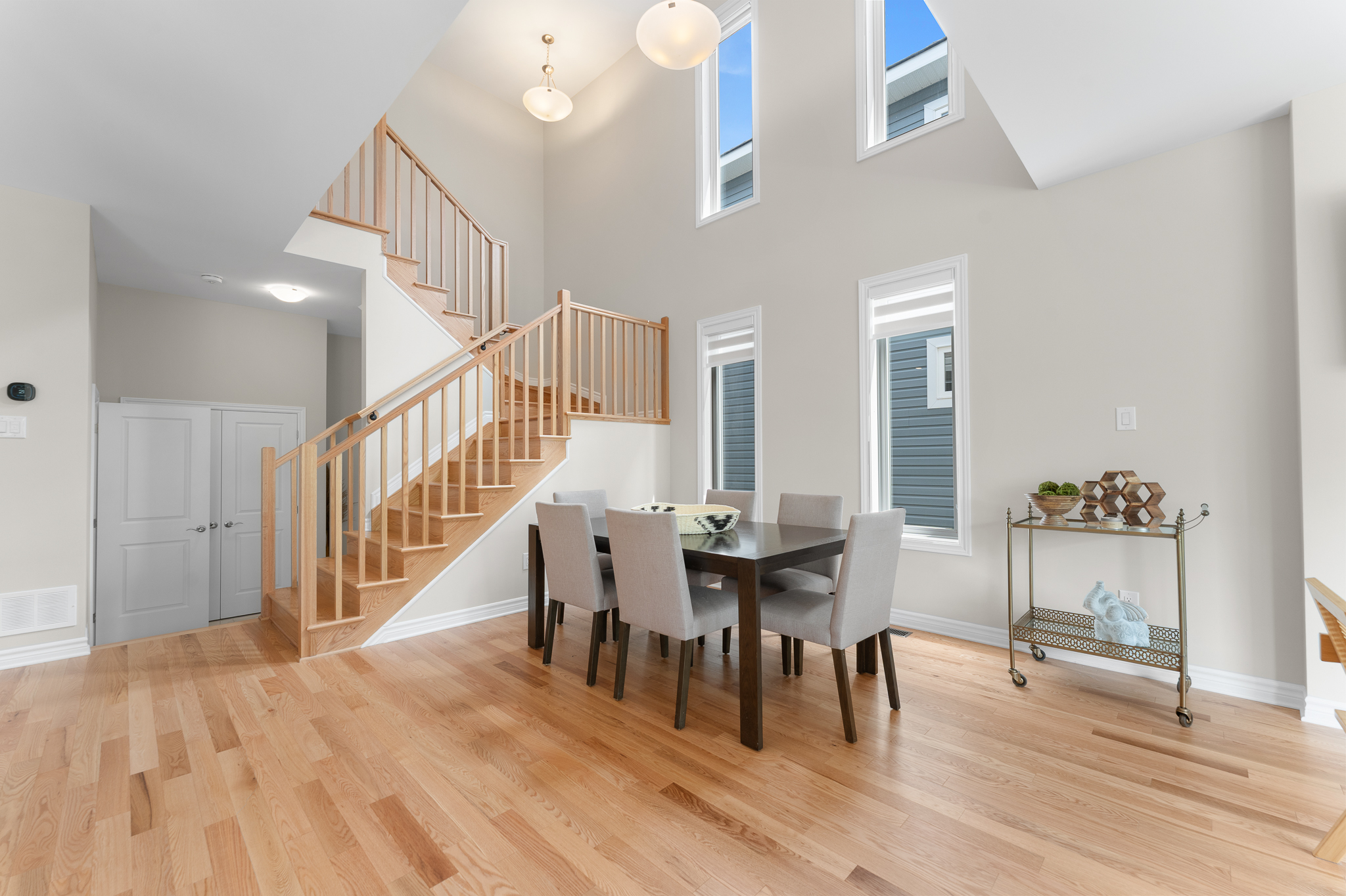 569 Paakanaak Avenue, Ottawa, Ontario K1X 0H3 23