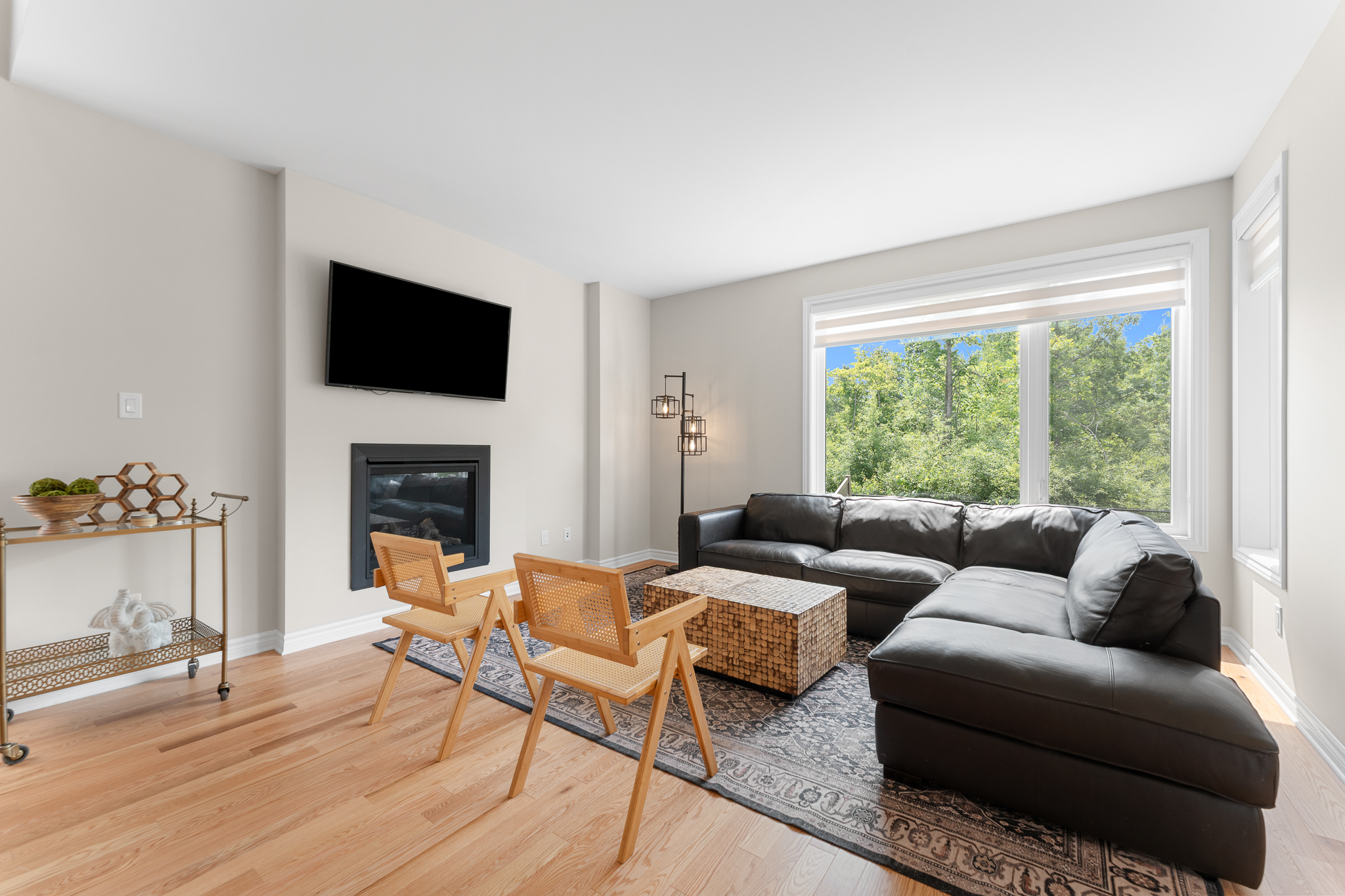 569 Paakanaak Avenue, Ottawa, Ontario K1X 0H3 22