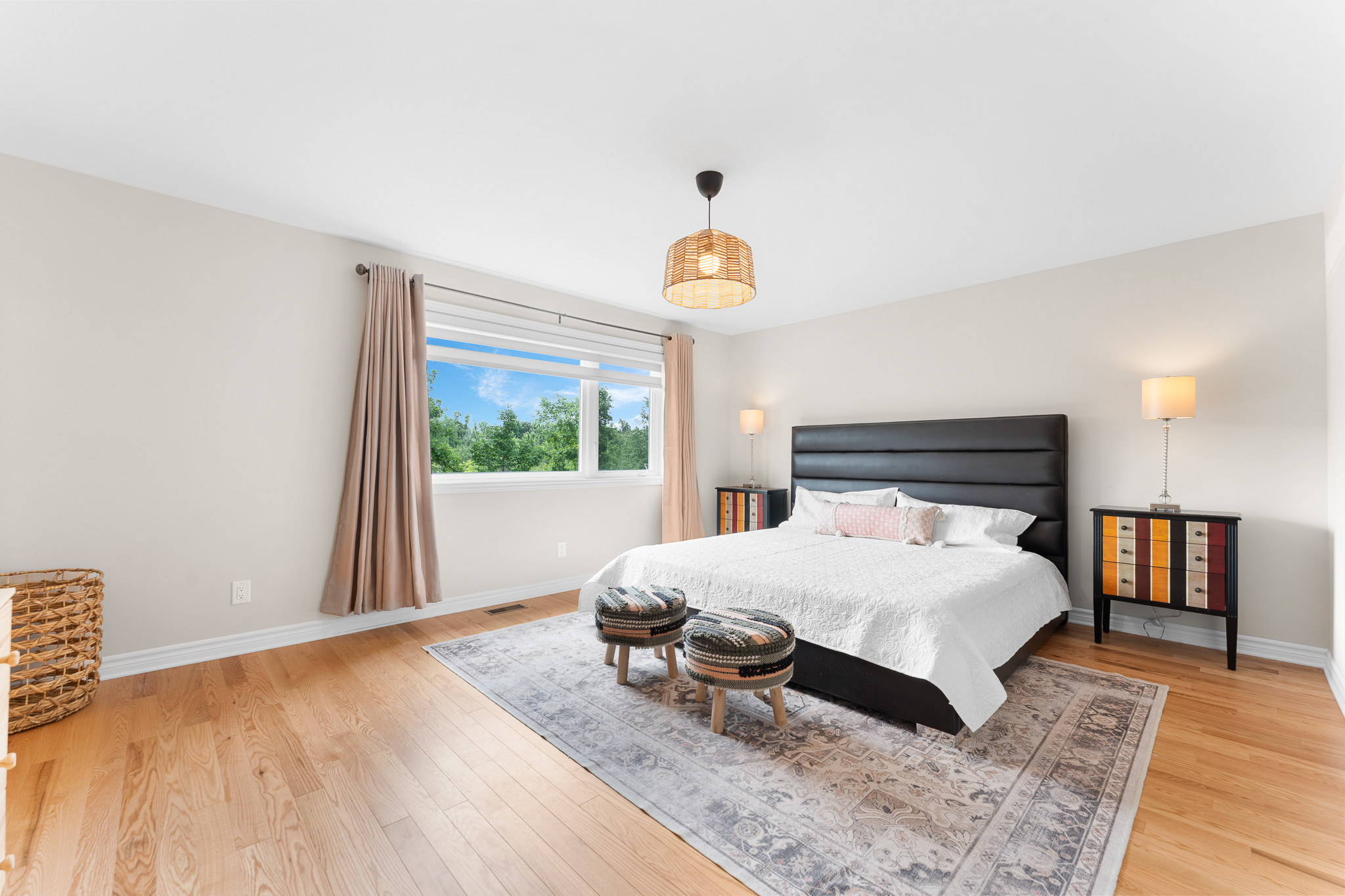 569 Paakanaak Avenue, Ottawa, Ontario K1X 0H3 25