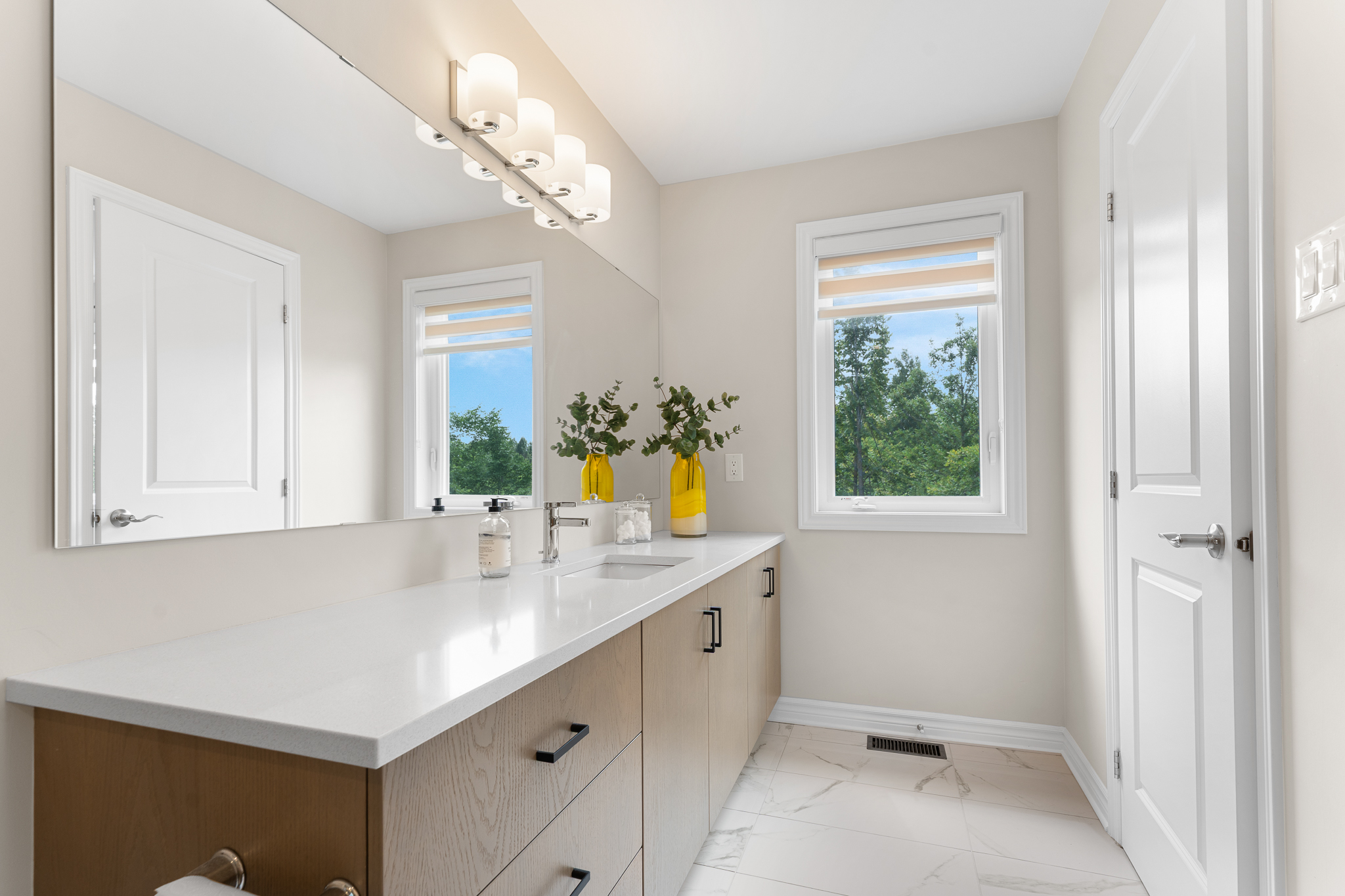 569 Paakanaak Avenue, Ottawa, Ontario K1X 0H3 28