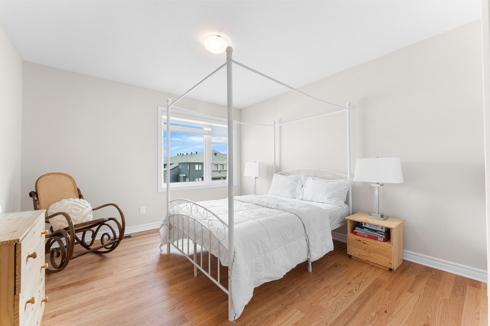 569 Paakanaak Avenue, Ottawa, Ontario K1X 0H3 29