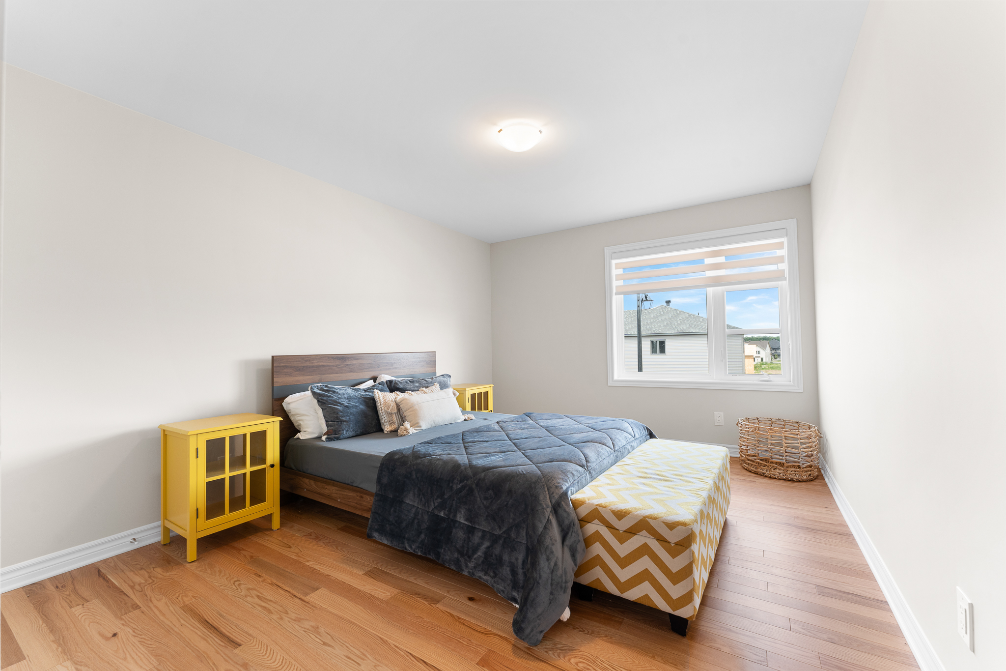 569 Paakanaak Avenue, Ottawa, Ontario K1X 0H3 31