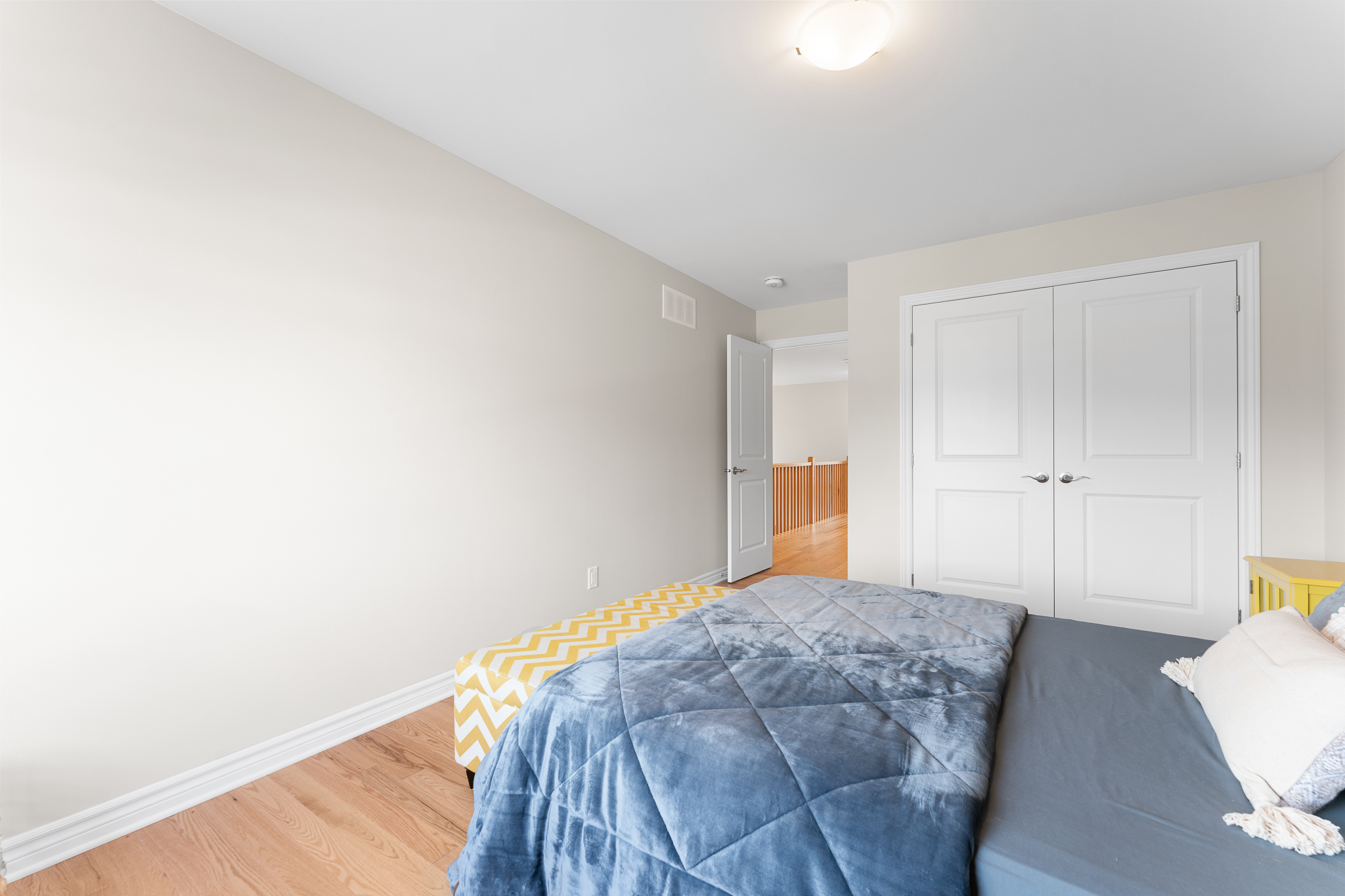 569 Paakanaak Avenue, Ottawa, Ontario K1X 0H3 32