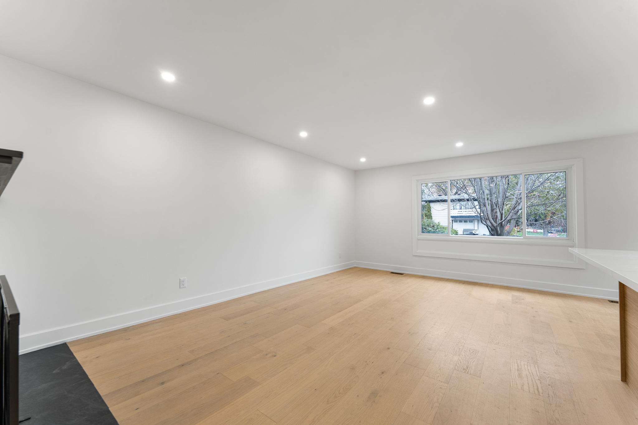 14 Mulvagh Avenue, Ottawa, Ontario K2E 6M6 34
