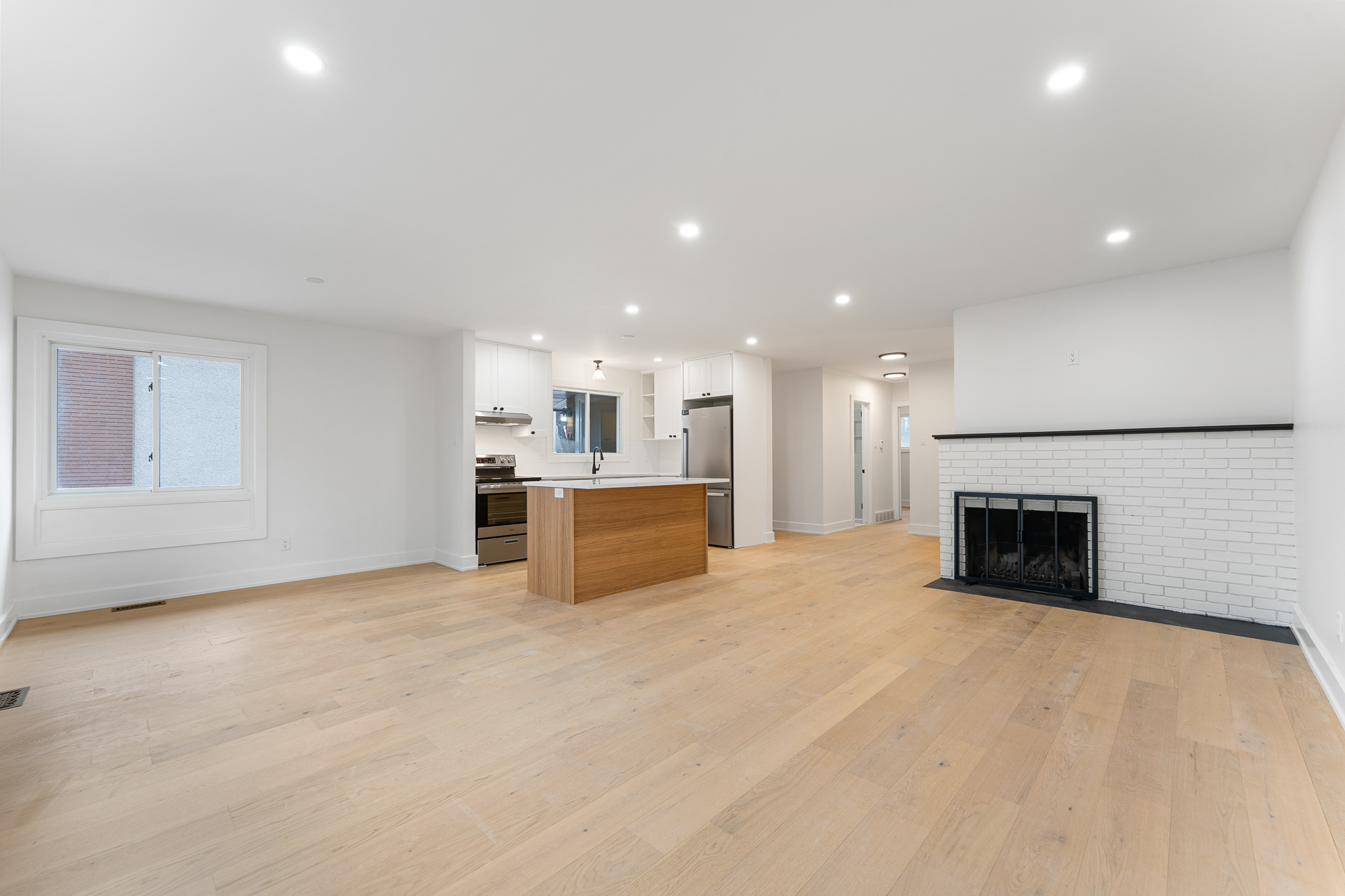 14 Mulvagh Avenue, Ottawa, Ontario K2E 6M6 3