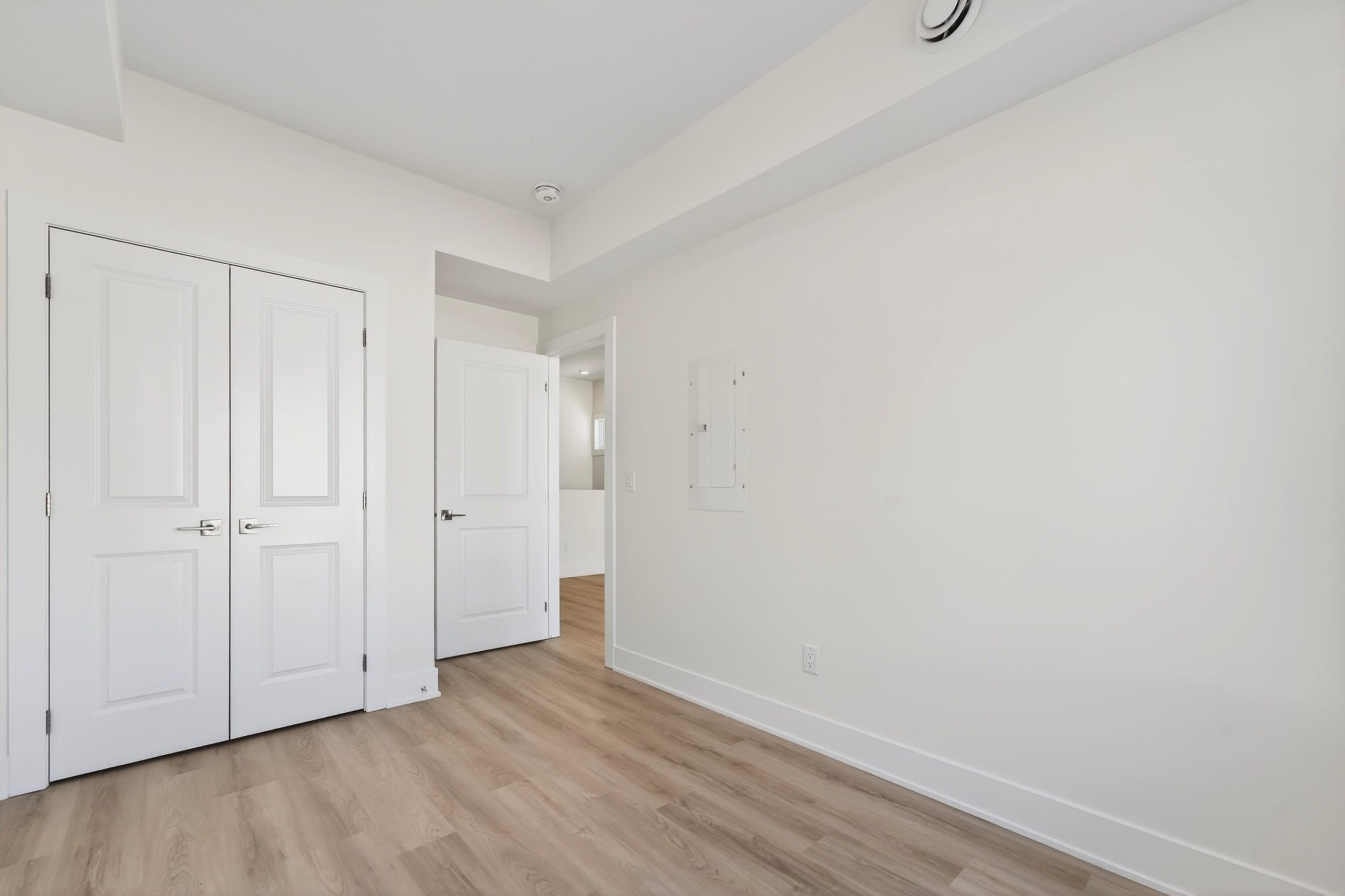 181 Columbus Avenue Unit #B Ottawa, Ontario 8